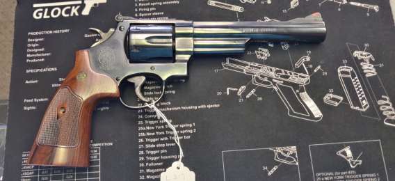 smith wesson 44 magnum revolver barrel side